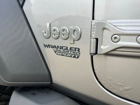 Used 2020 Jeep Wrangler Unlimited Sport S image 17