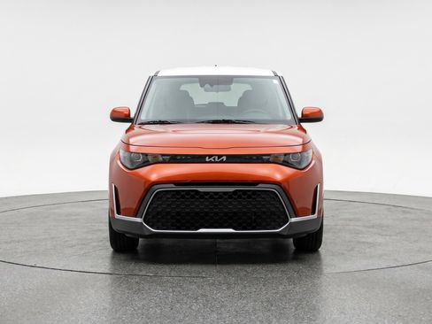Used 2025 Kia Soul LX w/ LX Technology Package FWD image 2