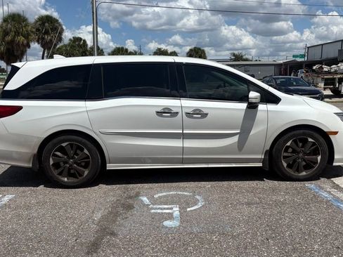 Used 2022 Honda Odyssey Elite image 2
