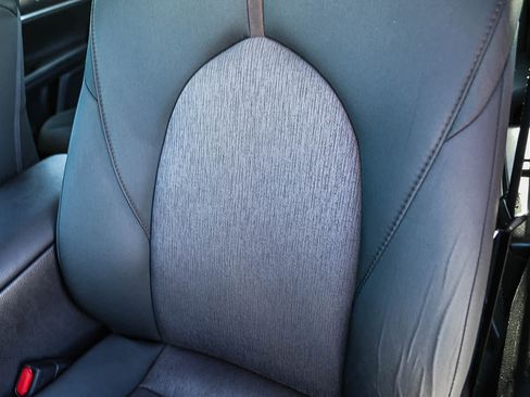 Used 2020 Toyota Camry LE image 24