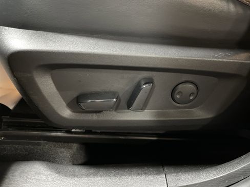 Used 2023 Mitsubishi Outlander SE image 10