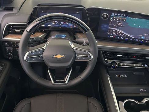 New 2026 Chevrolet Suburban High Country AWD/4WD image 16