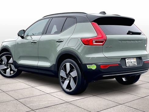 Used 2023 Volvo XC40 Recharge Ultimate image 15