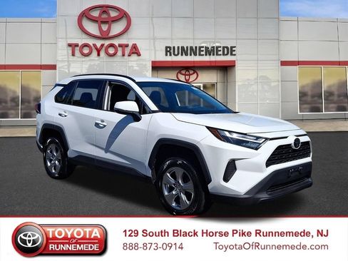 Used 2024 Toyota RAV4 XLE FWD image 1