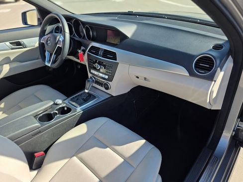 Used 2014 Mercedes-Benz C 250 Sport image 9