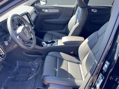 New 2026 Volvo XC40 B5 Plus w/ Climate Package image 5