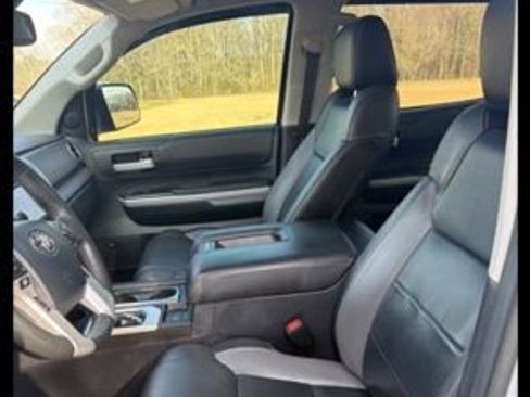 Used 2019 Toyota Tundra Limited w/ Limited Premium Package image 7