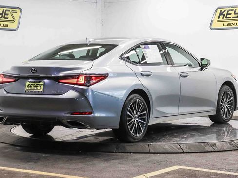 Used 2024 Lexus ES 350 w/ Premium Package FWD image 4