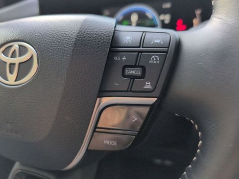 Used 2025 Toyota Camry SE image 22