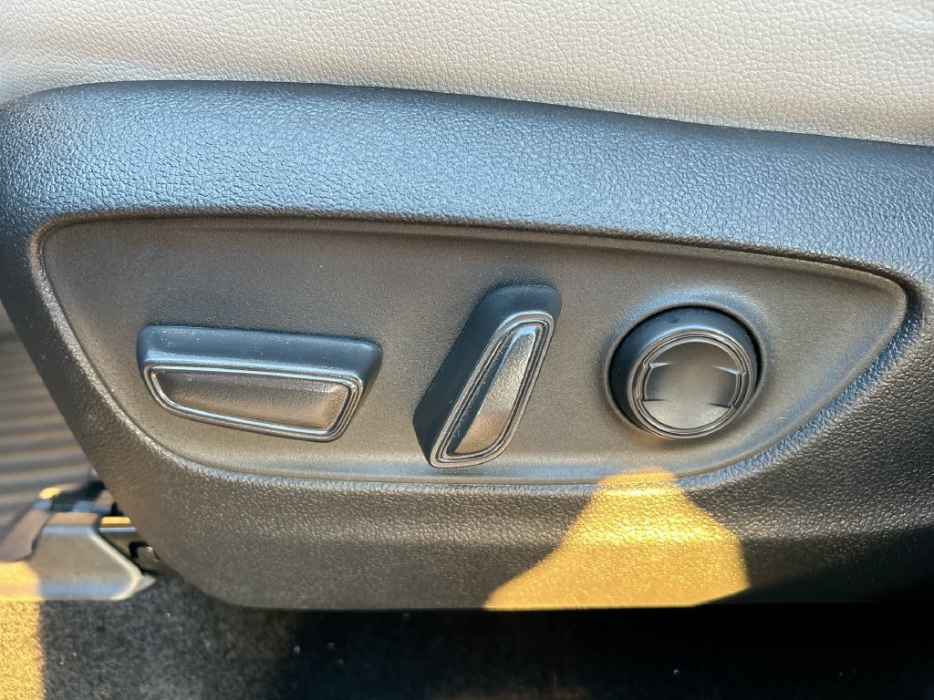 Used 2025 Toyota Grand Highlander AWD Hybrid image 12