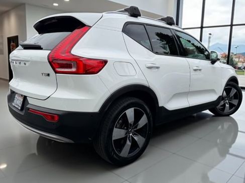 Used 2019 Volvo XC40 T5 Momentum image 10