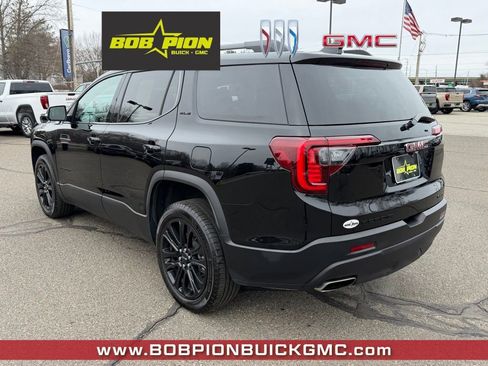 Used 2023 GMC Acadia SLE w/ Driver Convenience Package image 3