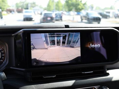 New 2025 Jeep Gladiator Sport image 22