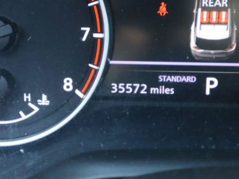 Used 2023 Nissan Rogue SV FWD image 10