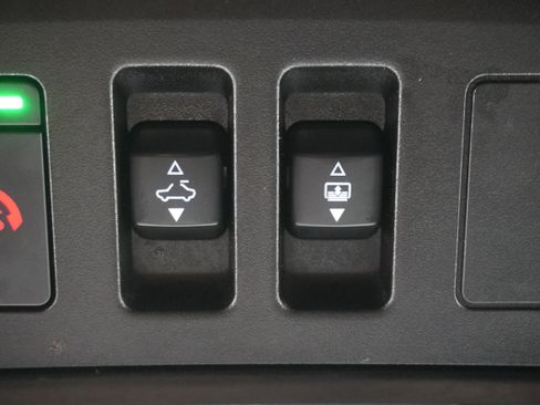 Used 2023 Nissan Rogue SL w/ SL Premium Package image 25