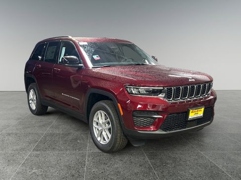 New 2026 Jeep Grand Cherokee Laredo RWD image 7