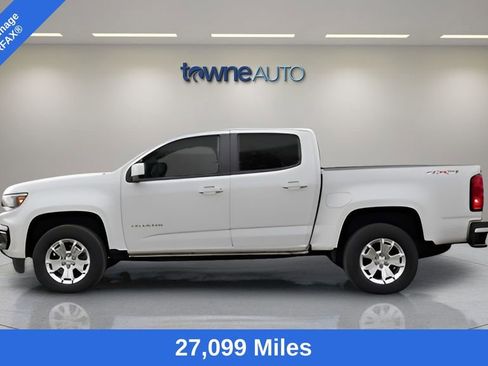 Used 2022 Chevrolet Colorado LT AWD/4WD image 2