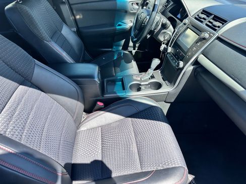 Used 2015 Toyota Camry FWD image 9