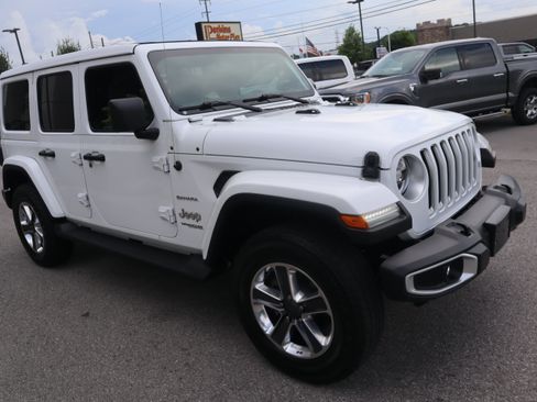 Used 2020 Jeep Wrangler Unlimited Sahara AWD/4WD image 5
