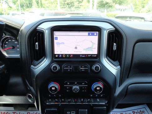 Used 2022 Chevrolet Silverado 1500 LTZ w/ LTZ Premium Package AWD/4WD image 16