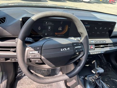 Used 2025 Kia K4 FWD image 31