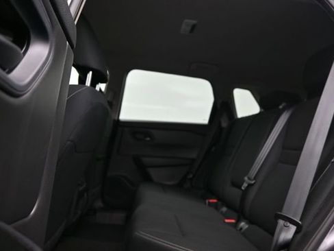 Used 2025 Nissan Rogue S FWD image 11
