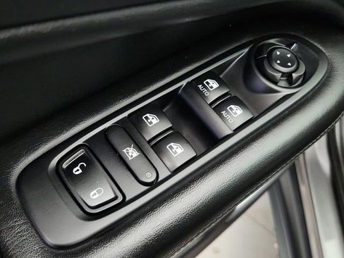 Used 2018 Jeep Compass Latitude AWD/4WD image 47