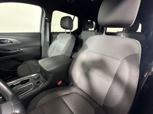 Used 2023 Chevrolet Traverse LT FWD image 15
