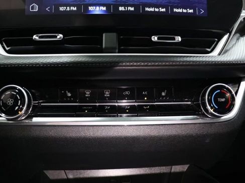 Used 2025 Chevrolet Equinox LT w/ Safety and Technology Package FWD image 28