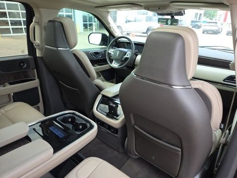 Used 2022 Lincoln Navigator L Reserve image 48