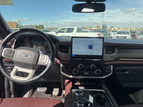 Used 2022 Ford Expedition Limited AWD/4WD image 36