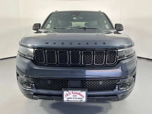 Used 2023 Jeep Wagoneer Series II AWD/4WD image 2