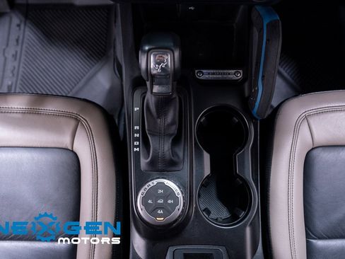 Used 2022 Ford Bronco Wildtrak image 14