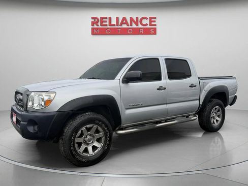Used 2010 Toyota Tacoma 4x4 Double Cab image 2