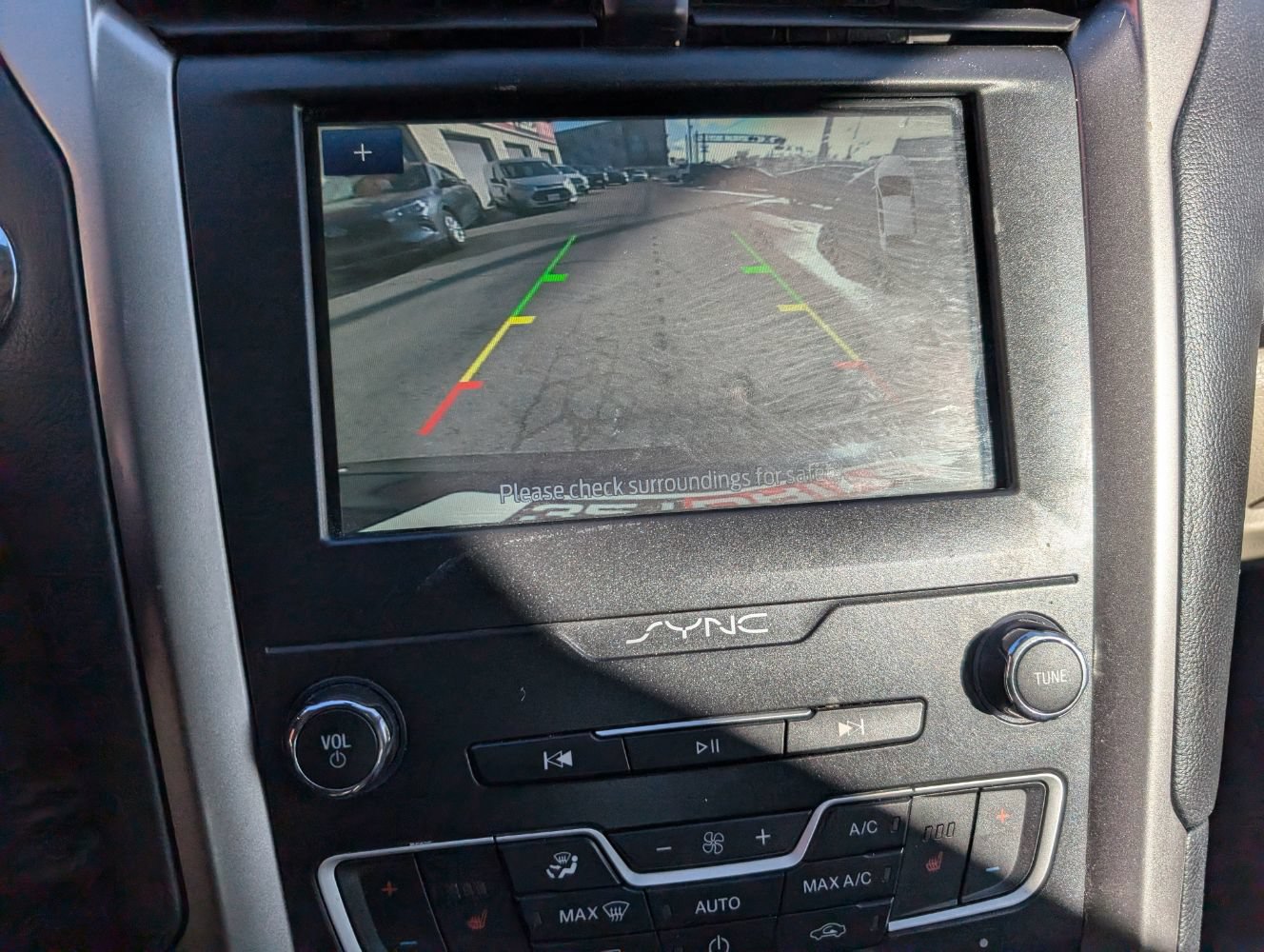 Used 2020 Ford Fusion SEL FWD image 23