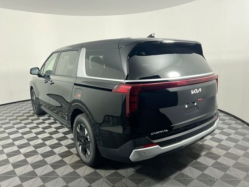 New 2026 Kia Carnival LXS image 7