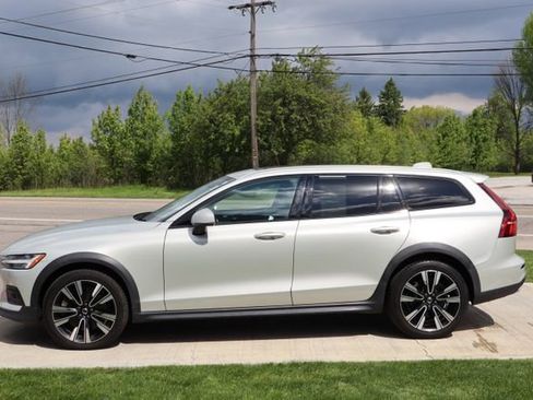 Used 2021 Volvo V60 T5 Cross Country w/ Climate Package AWD/4WD image 27