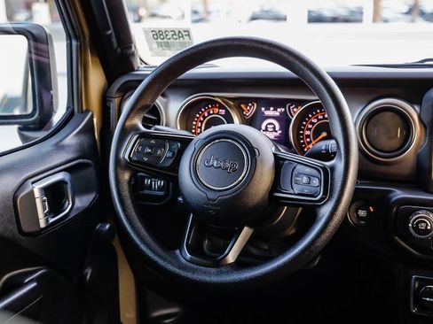 Certified 2020 Jeep Gladiator Sport image 18