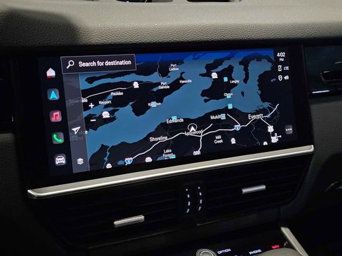 Used 2023 Porsche Cayenne image 31