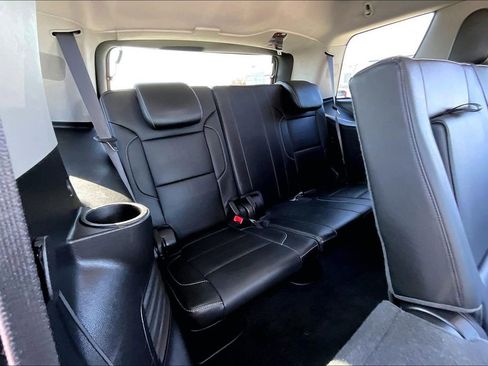 Used 2017 GMC Yukon SLT image 34