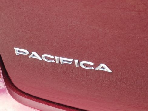 Used 2020 Chrysler Pacifica Touring w/ Advanced Safetytec Group FWD image 31