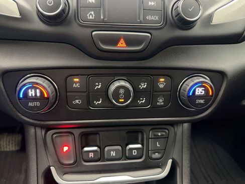 Certified 2020 GMC Terrain SLT w/ Preferred Package image 19