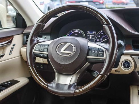 Used 2016 Lexus ES 300h image 14