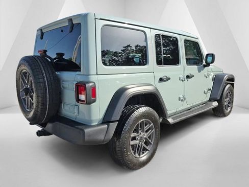 Used 2024 Jeep Wrangler Unlimited Sport AWD/4WD image 5