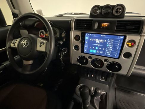 Used 2014 Toyota FJ Cruiser 4WD image 70