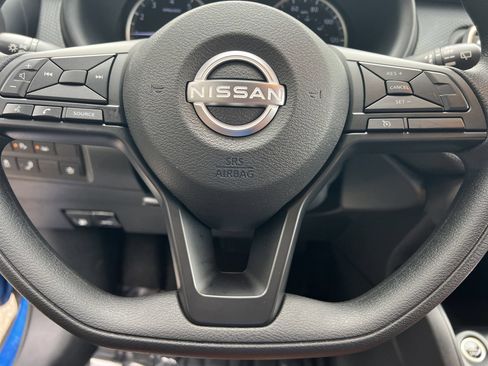 Certified 2025 Nissan Kicks Play S FWD image 9