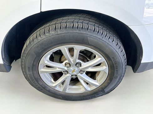 Used 2017 Chevrolet Equinox LT w/ Convenience Package FWD image 11