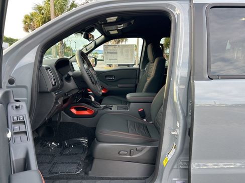 New 2025 Nissan Frontier PRO-4X w/ Pro Convenience Package image 10