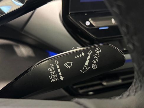 Used 2023 Volkswagen ID.4 S image 30