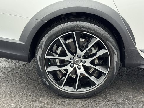 Used 2018 Volvo V90 T6 Cross Country w/ Convenience Package image 42